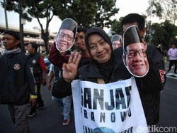 Massa Pendukung Capres-Cawapres Mulai Berdatangan di Lokasi Debat