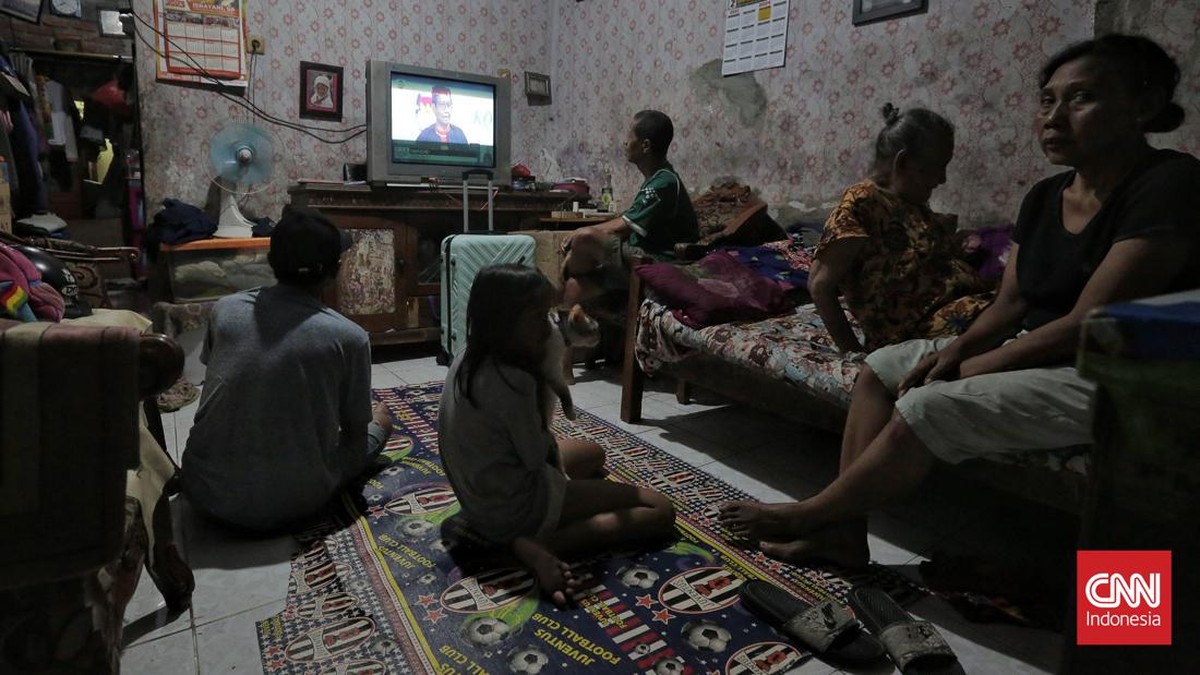 FOTO: Antusias Warga Nobar Debat Cawapres Pemilu 2024