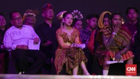 Adhisty Zara Berkebaya Duduk di Jajaran Timses Ganjar-Mahfud