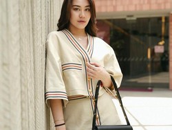 Cara Aaliyah Massaid Pilih Warna Lipstik yang Antimenor