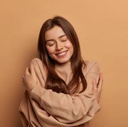 4 Cara Mencintai Diri Sendiri Selama Masih Jomblo, Biar Hidup Terasa Lebih Asyik!