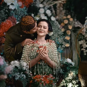 Mengenal Tradisi Mitoni yang Digelar Denny Caknan & Bella Bonita