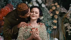 Mengenal Tradisi Mitoni yang Digelar Denny Caknan & Bella Bonita
