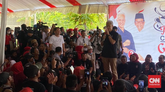 Capres Ganjar Pranowo kembali menyinggung permasalahan distribusi pupuk yang dinilai belum merata di pelbagai wilayah Indonesia.