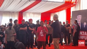Ganjar Dicurhati Nelayan Indramayu: Pungli 5 Juta, Ancaman Bajak Laut