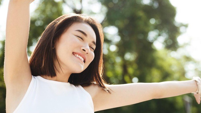 Ilustrasi wanita bahagia/Foto: freepik.com/Look studio