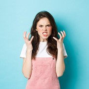 7 Makanan yang Dapat Jadi 'Penolong' saat Emosi Memuncak, Bisa Kembalikan Mood Baik!