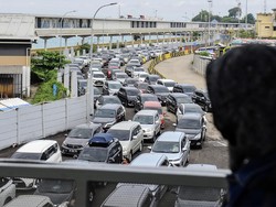 Libur Natal, 4.964 Mobil Menyeberangi Merak-Bakauheni dalam Sehari