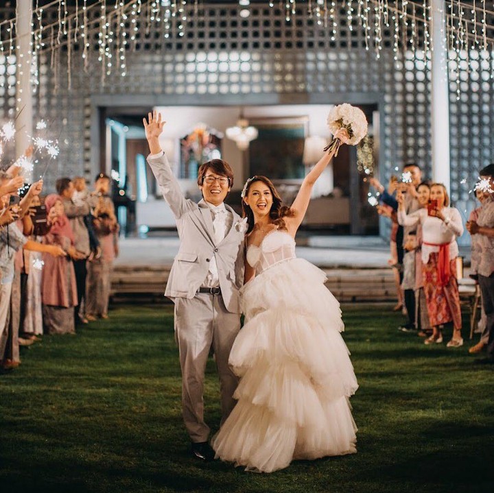<p>Stephanie Pricilla Indarto Putri resmi dipersunting oleh sang kekasih yang bernama Daisuke pada tahun 2022. Keduanya bertemu saat Stefi tengah menempuh pendidikan di Jepang. (Foto: Instagram: @sutepiii)</p>