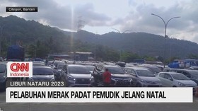 VIDEO: Pelabuhan Merak Padat Pemudik Jelang Natal