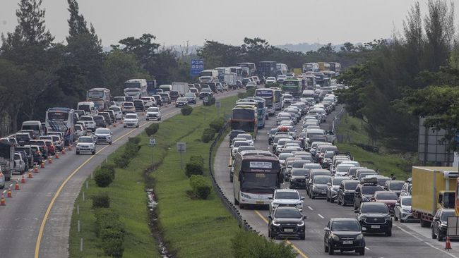 Jadwal contraflow arus balik Lebaran 2024 berikut ini bisa dijadikan acuan bagi para pemudik yang hendak kembali dari kampung halaman ke Jakarta.