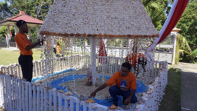 FOTO: Pohon-pohon Natal Unik di Penjuru Indonesia