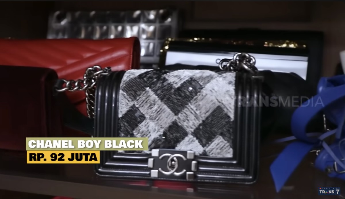 Koleksi tas Aura Kasih