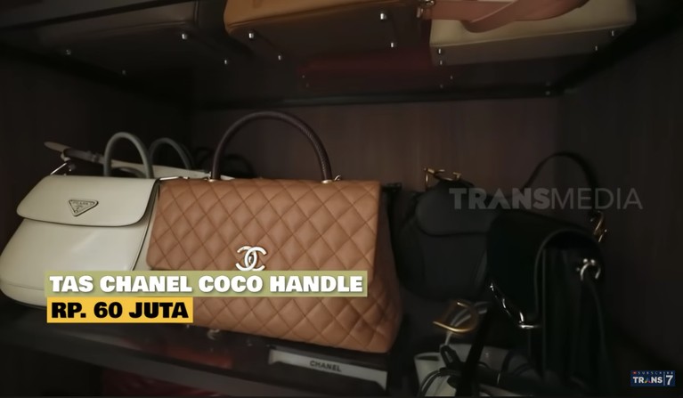 Koleksi tas Aura Kasih