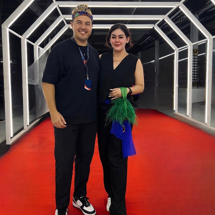 <p>Rifat bercerai dari Amalia setelah 4 bulan menikah. Setelah resmi bercerai, Rifat diketahui kembali menjalin hubungan dengan Sissy, hingga keduanya pun memutuskan menikah di tahun 2010. (Foto: Instagram @sysiio) Foto: Instagram: @syssio</p>
