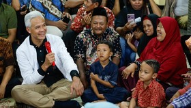 Ganjar ke Guru Ngaji di Purworejo: Makan Siang Gratis atau Insentif?