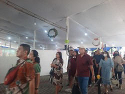 Jemaat Misa Malam Natal Mulai Padati Gereja Katedral Jakarta