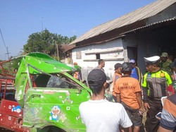 Kereta Kelinci Tersambar KA Penataran di Malang, 1 Orang Tewas