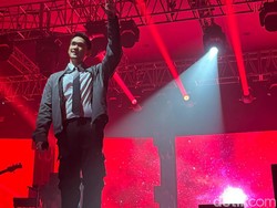 Afgan Sukses Bawa Penonton Hanyut dalam Konser Tunggal di Bandung