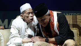 Kunjungi Ponpes Tertua di Majalengka, Ganjar Dapat Pesan dari Ulama