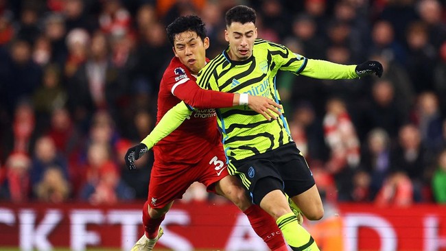 Arsenal akan bentrok dengan Liverpool di Stadion Emirates pada Minggu (7/1) malam. Berikut link live streaming Arsenal vs Liverpool.