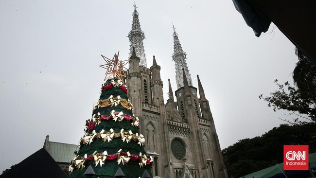 Gereja Katedral Jakarta akan melakukan rangkaian Misa Perayaan Natal 2025. Berikut jadwalnya untuk tanggal 24-25 Desember 2025.