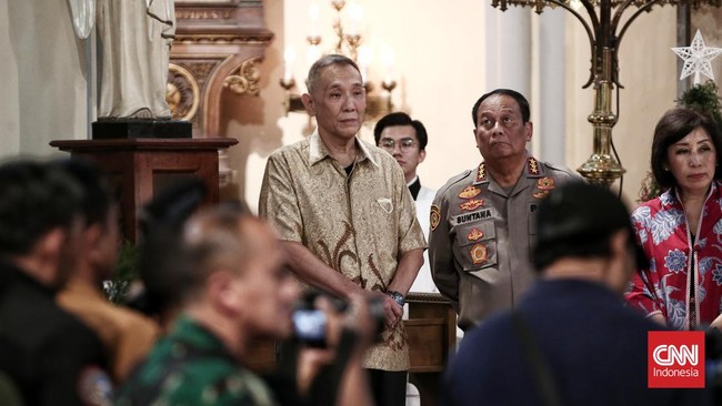 FOTO: Khidmat Misa Malam Natal 2023 di Gereja Katedral Jakarta