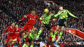 Hasil Liga Inggris: Apes Kena Tiang, Liverpool vs Arsenal Imbang
