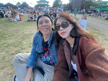 Jarang Tersorot! 7 Potret Mesra Bimbim Slank dan Istri Meski Terpaut Usia 17 Tahun