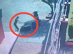 Rekaman CCTV Satpam Basarnas Mamuju Ditikam 31 Kali oleh Teman