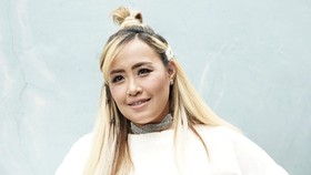 Totalitas, Pinkan Mambo Cari Saweran Sampai Iritasi Kulit dan Terluka