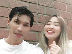 Cerita Pinkan Mambo Tembak Arya Khan Duluan Saat Lagi di Gerai Ayam