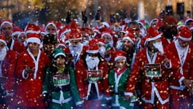 FOTO: Ribuan Santa Berlari di Jalanan Madrid