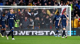FOTO: Chelsea Betah di Papan Tengah