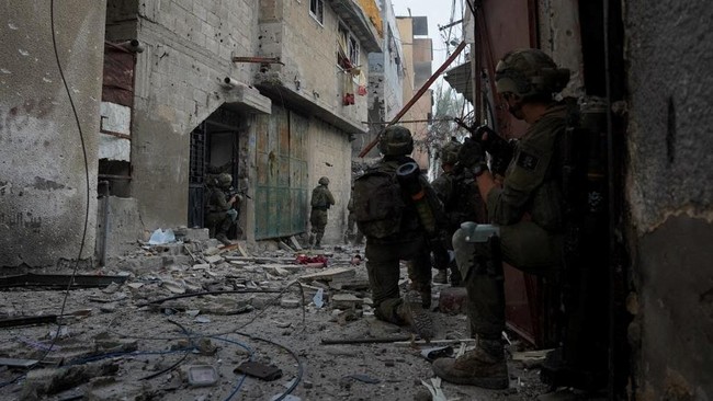 Militer Israel mengeklaim telah membunuh seorang komandan kelompok milisi Hamas dalam serangan di Jalur Gaza utara, Palestina.