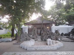 Menengok Bangunan Pertama di Cirebon