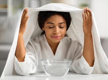 7 Cara Melakukan Steam Wajah di Rumah ala Klinik Kecantikan