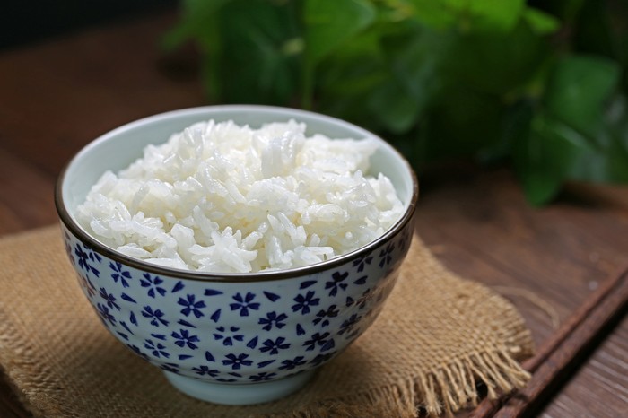 Lebih Baik Makan Nasi Hangat atau Nasi Dingin?