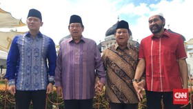 Momen SBY, Prabowo, dan AHY Foto Bersama di Masjid Baiturrahman Aceh