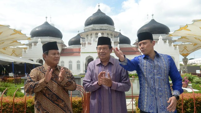 SBY-AHY dan pengurus Demokrat akan buka puasa bersama dengan Prabowo Subianto, sore ini.