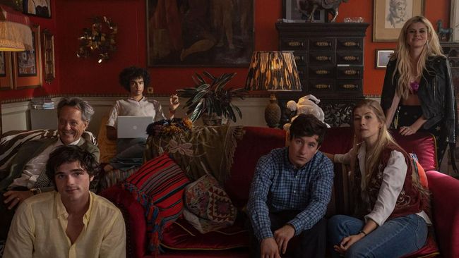 Berikut sinopsis film Saltburn yang dibintangi oleh Barry Keoghan dan Jacob Elordi soal seorang mahasiswa yang terobsesi anak orang kaya.