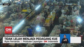 VIDEO: Sehari Menjadi Pengusaha Kue Subuh Pasar Senen