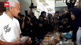 VIDEO: Momen Ganjar Minum 2 Gelas Jamu di Pasar Nguter Sukoharjo