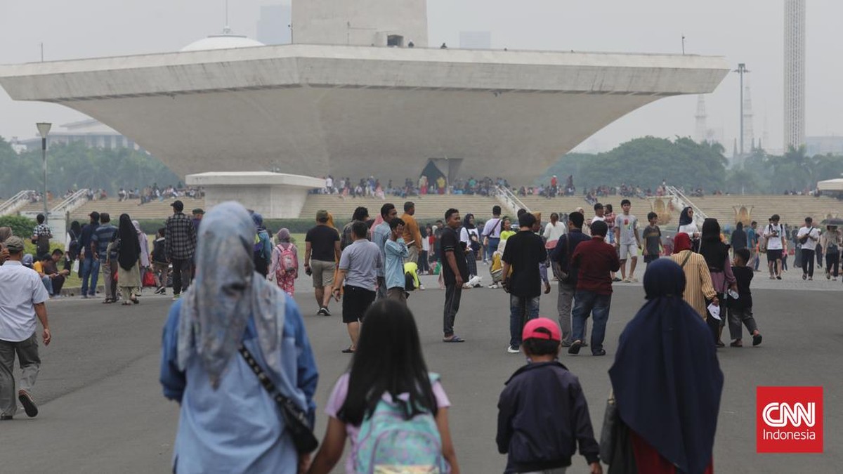 FOTO: Ramai Monas di Hari Terakhir Libur Natal 2023
