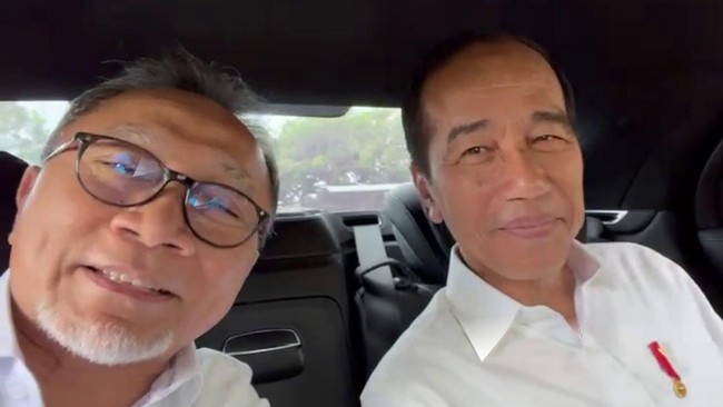 Mendag Zulkifli Hasan (Zulhas) membacakan sepucuk surat yang menjadi perwujudan rasa cinta rakyat kepada Presiden Joko Widodo secara langsung pada Rabu (27/12).