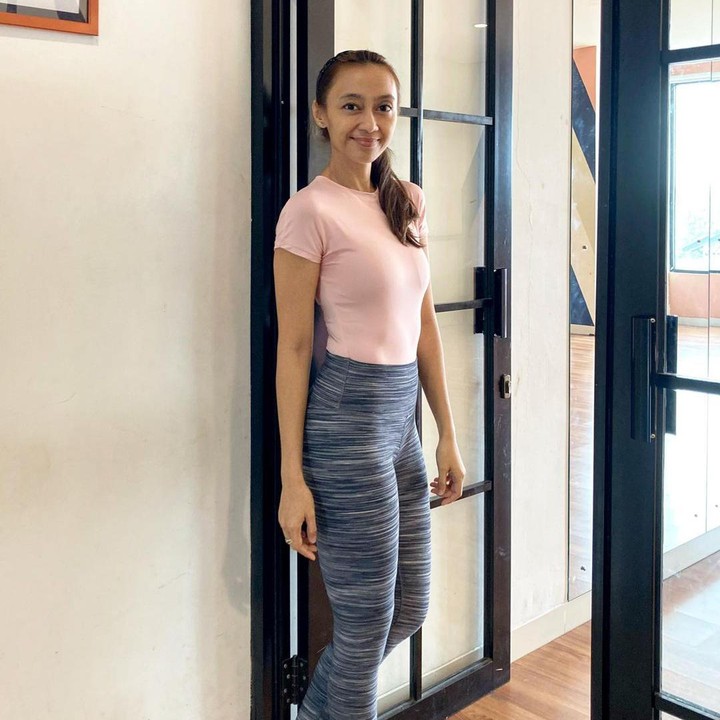 <p>Aktif bergerak tampaknya membuat Deasy terlihat awet muda. Selain itu, ia juga memiliki postur tubuh langsing dan porposional, nih.(Foto: Instagram @deasydei)<br /><br /><br /></p>