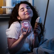 Nggak Ada Plan Long Weekend? 5 Kegiatan Seru Ini Bisa Kamu Lakukan Sendiri di Rumah