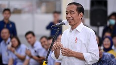 Jokowi Tertawa saat Ditanya Peluang Kaesang Maju Pilgub Jakarta