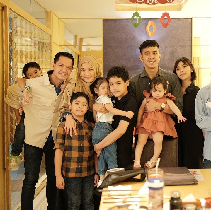 <p>Perjalanan spiritual Ananda Soebandono tentu tidak mudah. Ia sempat mendapatkan penolakan dari orang tua dan kedua saudarinya, Alyssa dan Annisa. "Benar-benar kayak enggak dianggap saudara. 'Mas ini enggak sayang apa sama Daddy? Enggak sayang apa sama keluarga? Enggak tahu dosa apa yang dilakuin?'" ungkap Ananda Soebandono, dikutip dari <em>YouTube Diaspora TV.</em> (Foto: Instagram @anandasoebandono)</p>