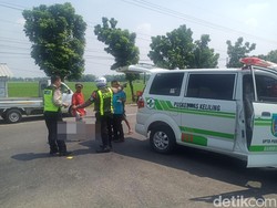 Nahas Pemotor Megapro Dihantam Truk saat Tak Mampu Rem Kendaraannya